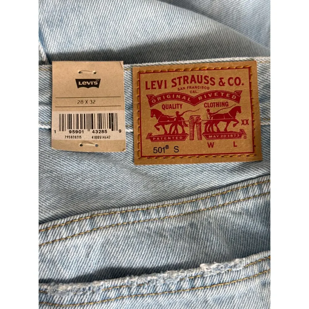 NWT Levi's 501 Skinny Women's Jeans‎ in Light Wash Size 28 x 32